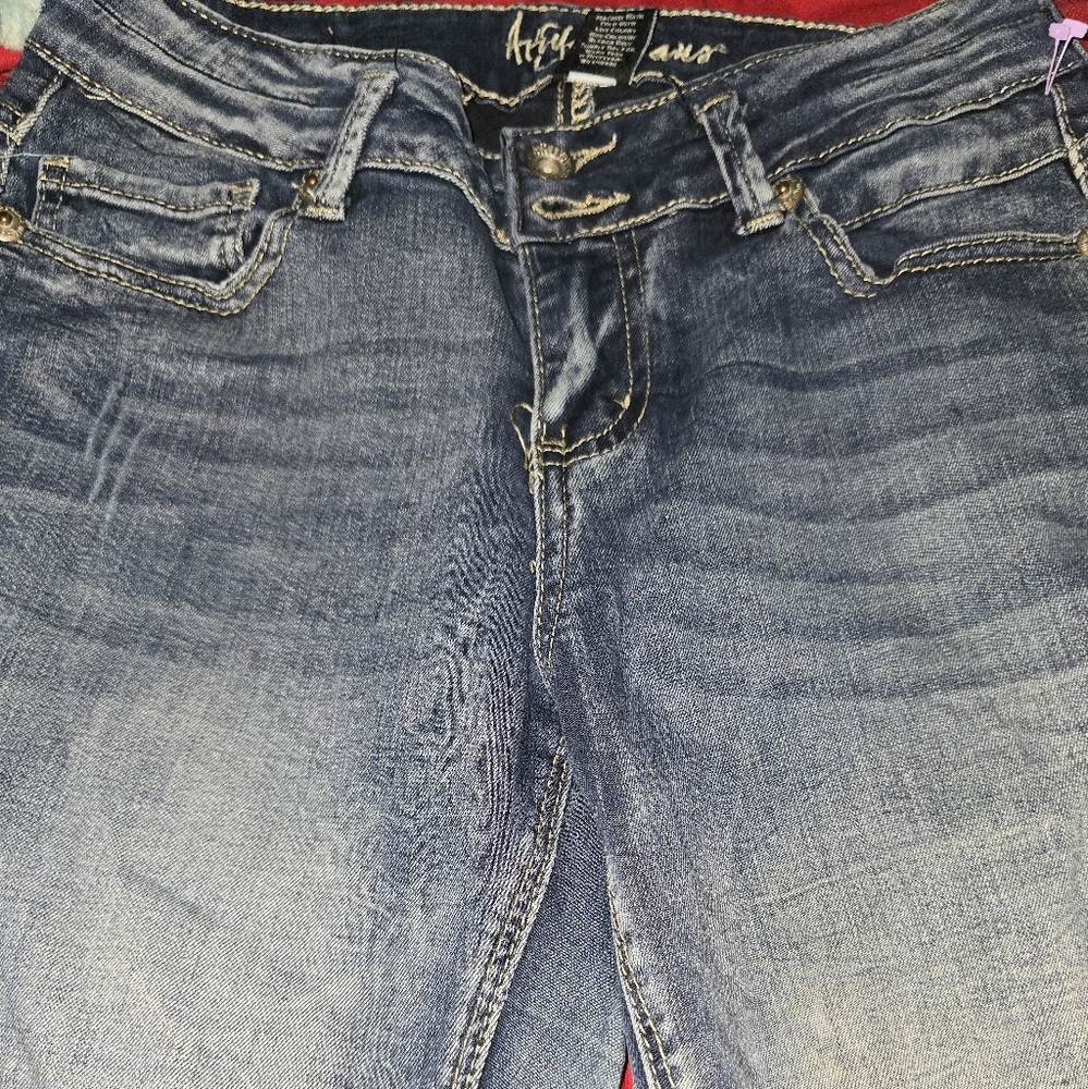 Ariya Jeans - Picture 5 of 7